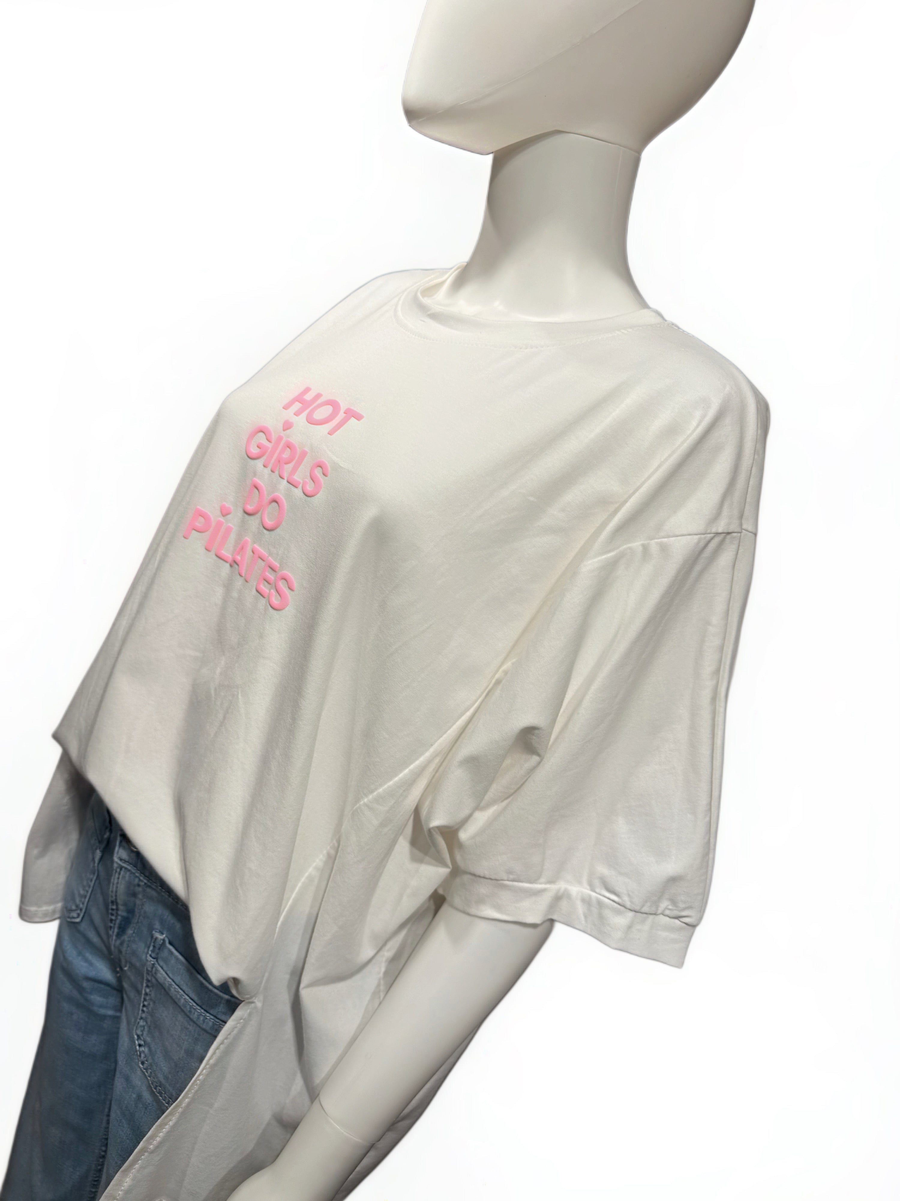 It-Pieces T-Shirt „Hot Girls Do Pilates“ – Offwhite