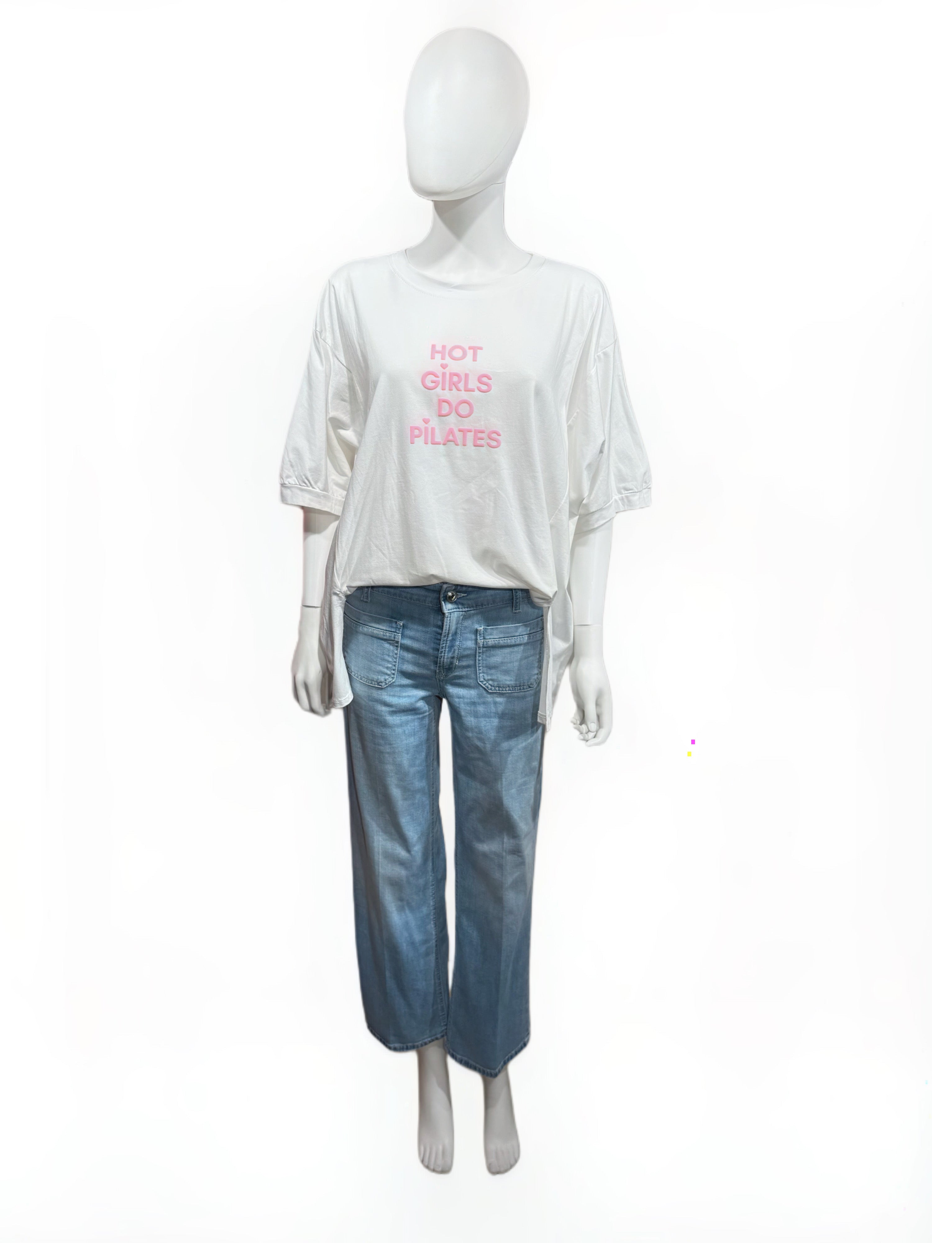 It-Pieces T-Shirt „Hot Girls Do Pilates“ – Offwhite